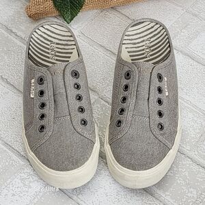 Taos Footwear Gray Canvas Slip-Ons